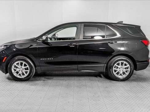 Used 2023 Chevrolet Equinox LT image 3