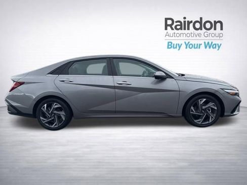 Used 2024 Hyundai Elantra Limited image 9