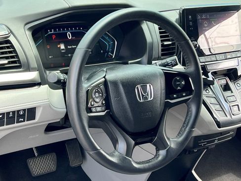 Used 2023 Honda Odyssey Touring image 10