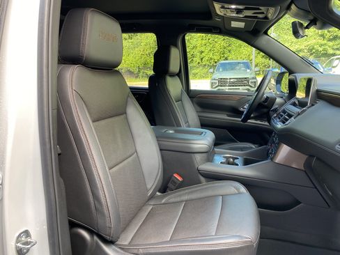 Used 2024 Chevrolet Tahoe High Country w/ Premium Package AWD/4WD image 37