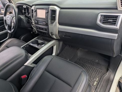 Used 2017 Nissan Titan PRO-4X AWD/4WD image 17