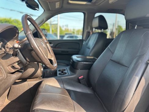 Used 2007 GMC Yukon SLT w/ SLT Preferred Equipment Group RWD image 13