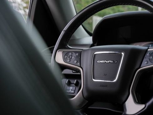 Used 2020 GMC Yukon Denali RWD image 40