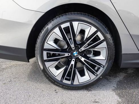 New 2026 BMW 530i xDrive w/ Premium Package image 10