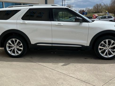 Used 2023 Ford Explorer Platinum w/ Technology Package AWD/4WD image 4