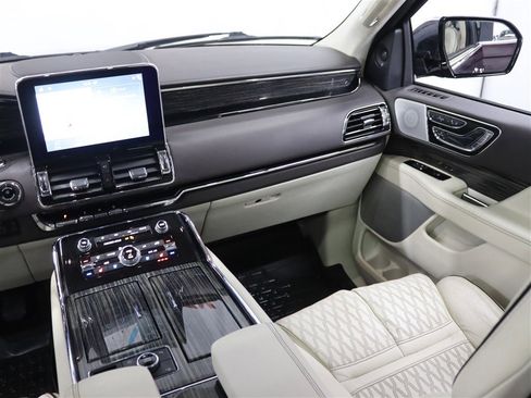 Used 2019 Lincoln Navigator L Black Label image 28