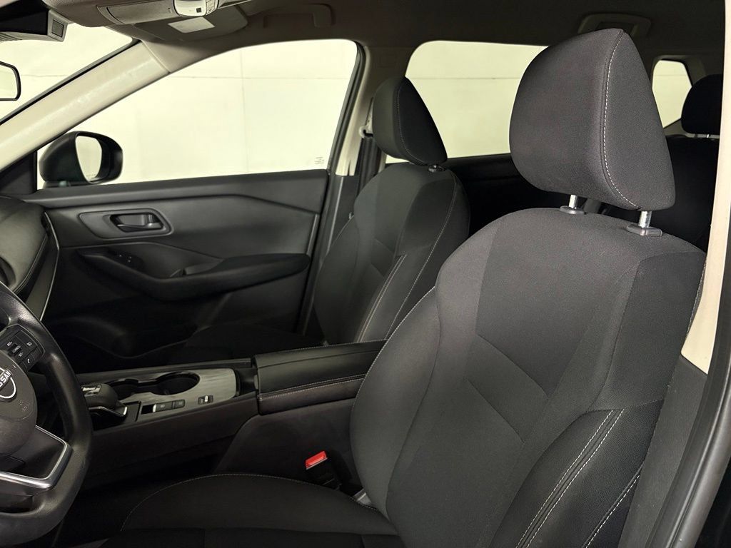Used 2024 Nissan Rogue S FWD image 18