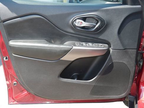 Used 2020 Jeep Cherokee Latitude Lux w/ Comfort/Convenience Group AWD/4WD image 12