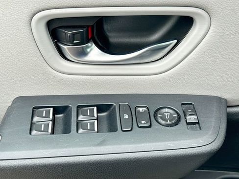 Used 2023 Honda Pilot LX image 17
