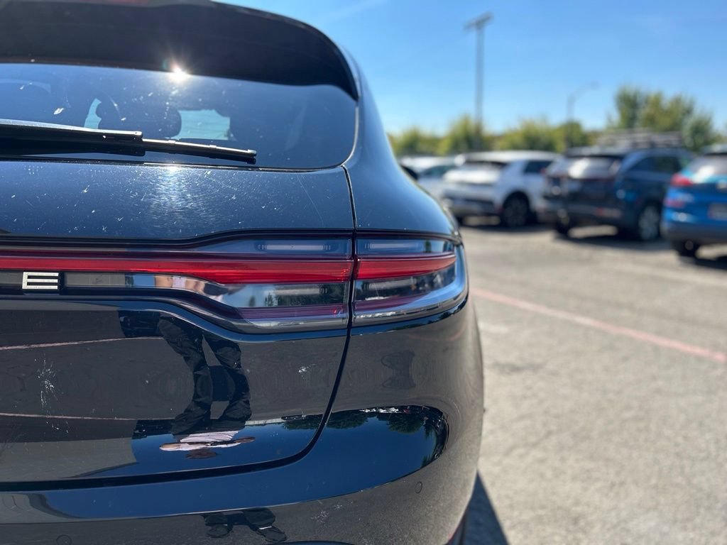 Used 2024 Porsche Macan AWD/4WD image 6