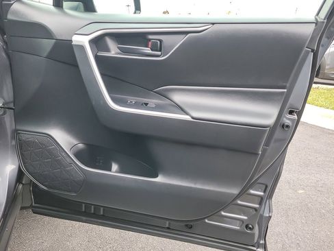 Used 2021 Toyota RAV4 LE image 20