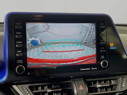 Used 2020 Toyota C-HR XLE image 28