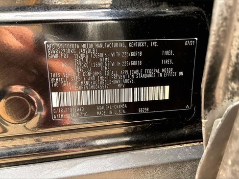 Used 2021 Toyota RAV4 XLE Premium image 16