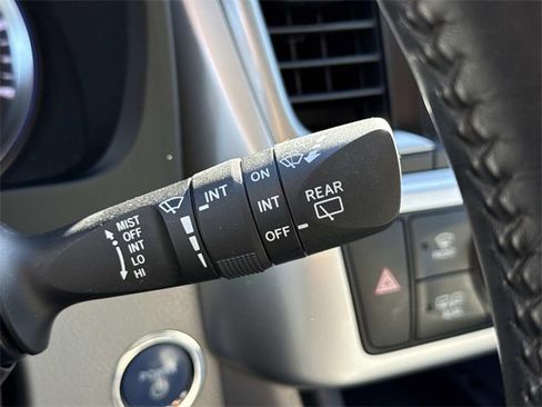 Used 2015 Toyota Highlander Limited image 26