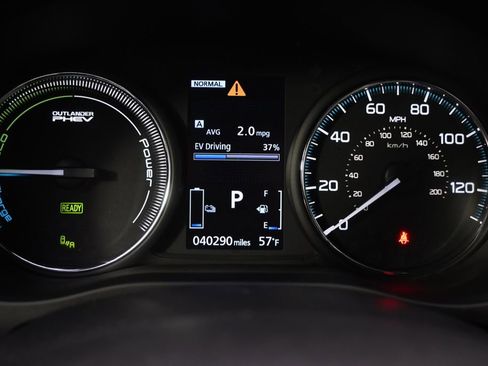 Used 2019 Mitsubishi Outlander SEL image 23