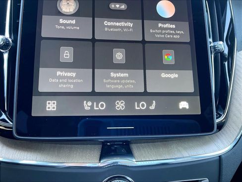 New 2026 Volvo XC60 B5 Plus w/ Climate Package AWD/4WD image 22