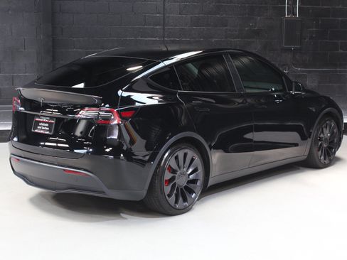 Used 2022 Tesla Model Y Performance AWD/4WD image 13