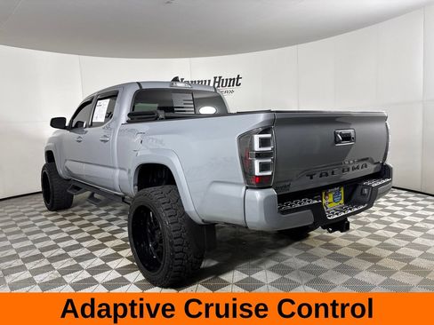 Used 2021 Toyota Tacoma SR5 AWD/4WD image 8