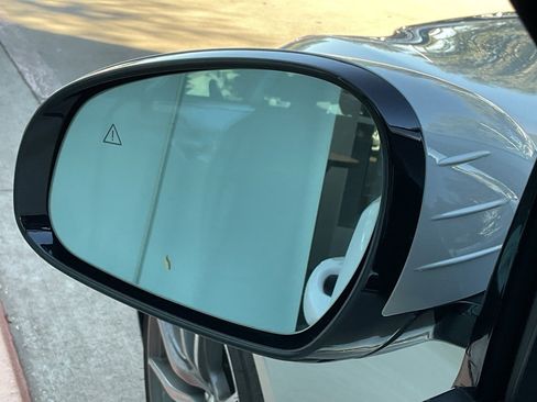 Used 2025 Genesis G70 2.5T image 11