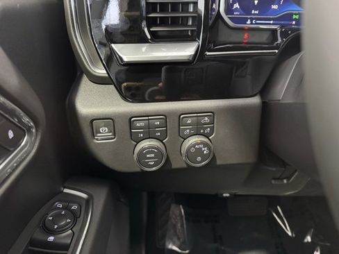 New 2025 Chevrolet Silverado 1500 LT image 18