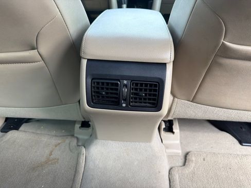 Used 2012 Toyota Camry XLE w/ Leather Pkg FWD image 26