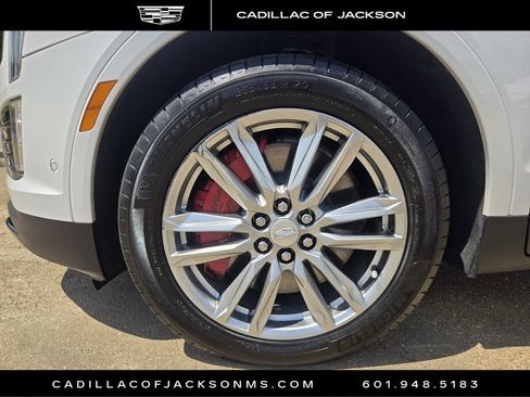 Certified 2025 Cadillac XT5 Sportv w/ Technology Package AWD/4WD image 29