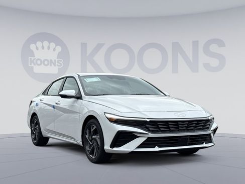 New 2026 Hyundai Elantra Limited FWD image 10