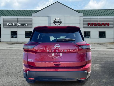 Used 2025 Nissan Rogue S image 5