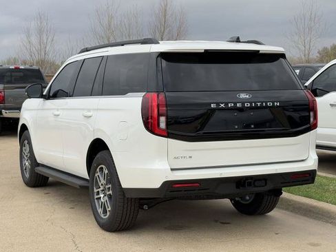 New 2026 Ford Expedition Active image 5