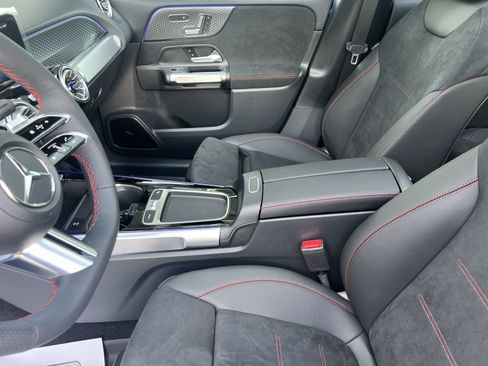 Certified 2024 Mercedes-Benz GLB 250 image 21