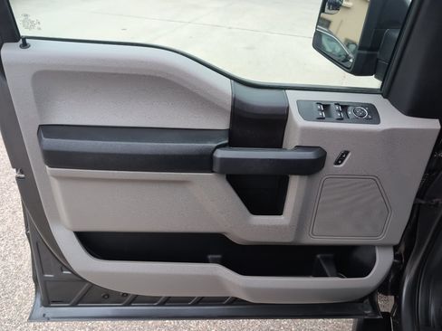 Used 2019 Ford F150 XL w/ Equipment Group 101A Mid AWD/4WD image 9