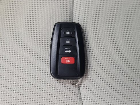 Used 2022 Toyota Corolla LE w/ LE Convenience Package image 32