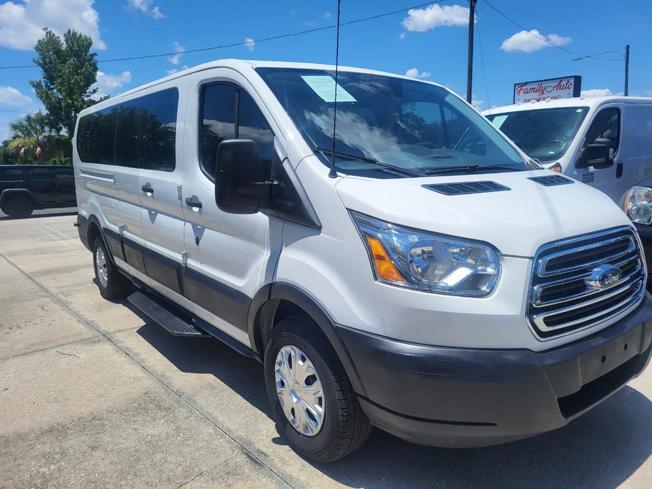 Used 2016 Ford Transit 350 XLT RWD image 8