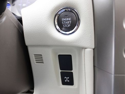 Used 2016 Lexus GX 460 w/ Premium Package AWD/4WD image 62