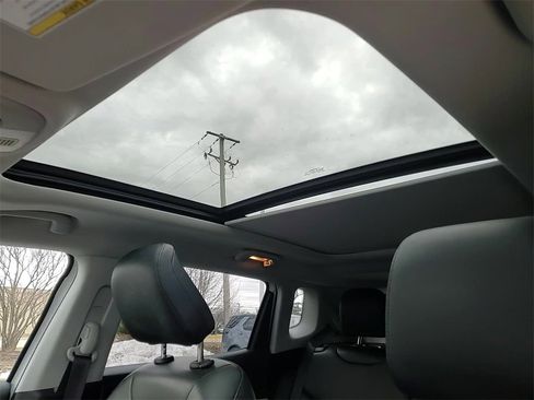 Used 2022 Jeep Compass Limited w/ Sun and Sound Group image 21