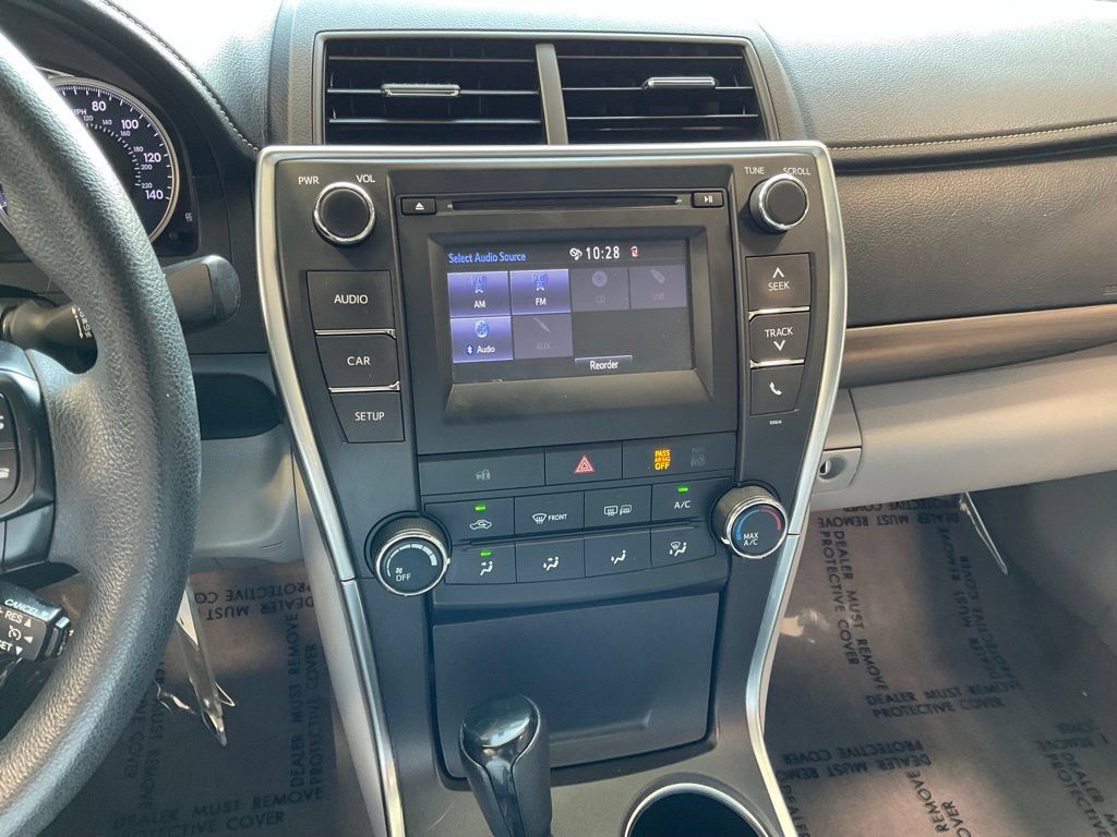 Used 2017 Toyota Camry LE FWD image 15