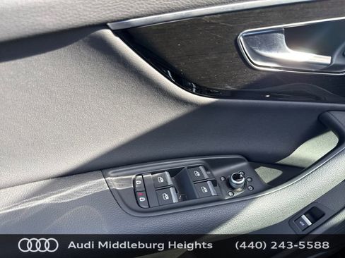 Used 2025 Audi Q7 2.0T Premium w/ Convenience Plus Package image 13