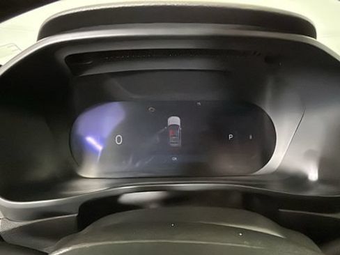 Used 2023 Volvo XC40 B4 Ultimate FWD image 17