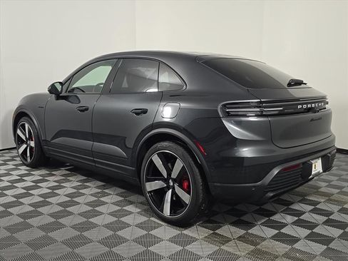 Certified 2025 Porsche Macan 4S Electric AWD/4WD image 3