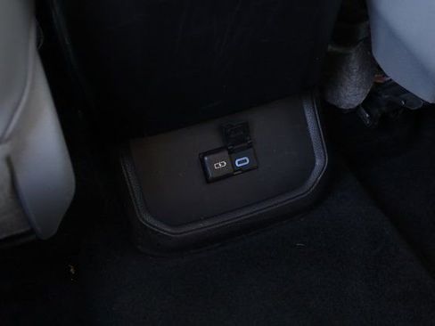 Used 2022 Toyota Highlander XLE image 24