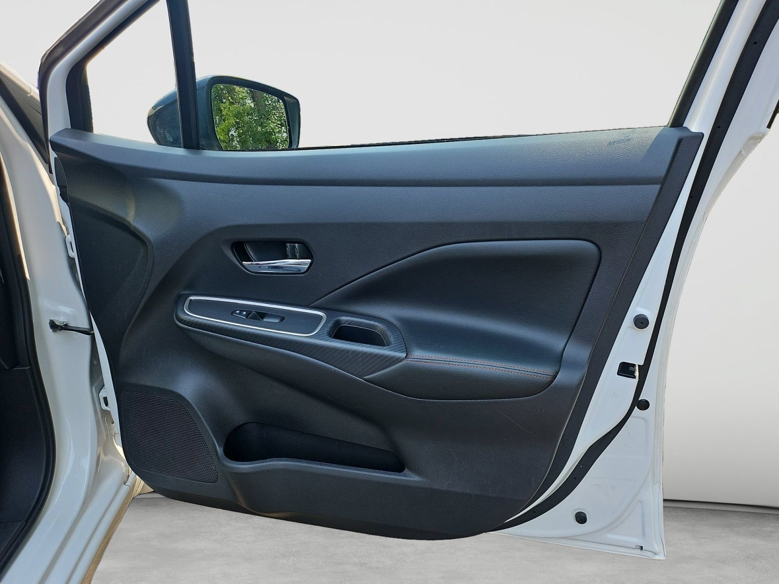 Used 2025 Nissan Versa SR w/ Trunk Package FWD image 36