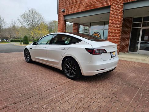 Used 2022 Tesla Model 3 Long Range AWD/4WD image 4