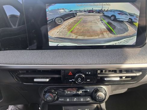 Used 2026 Nissan Kicks SV image 11