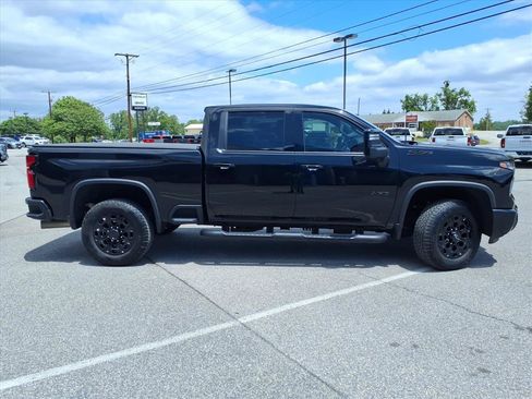 Used 2024 Chevrolet Silverado 2500 LTZ w/ LTZ Plus Package AWD/4WD image 3