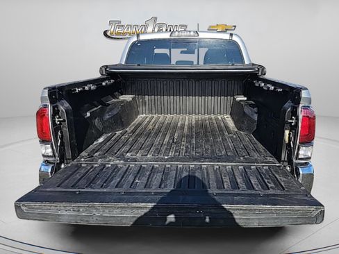 Used 2019 Toyota Tacoma SR5 image 18