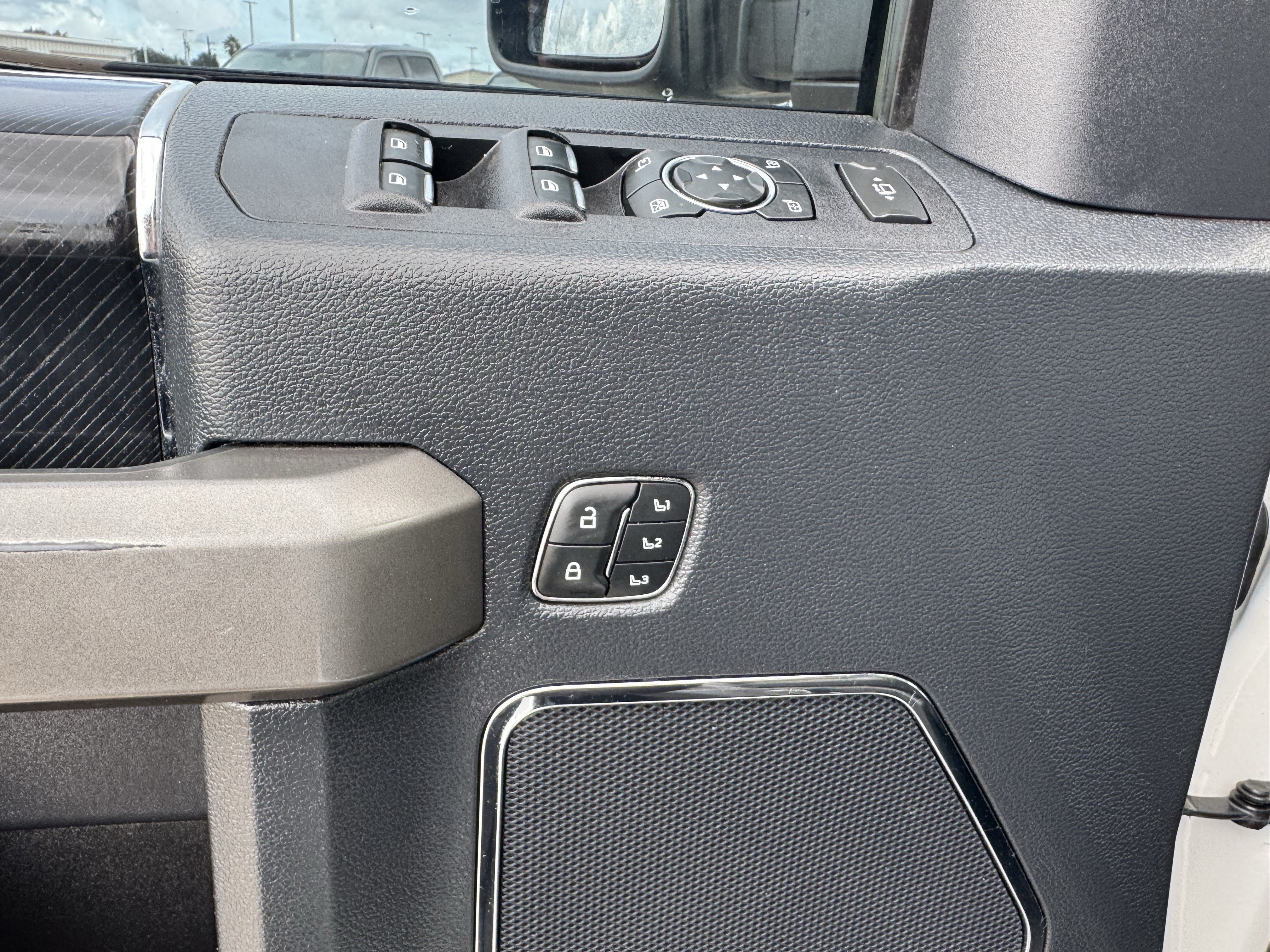 Used 2022 Ford F250 Platinum AWD/4WD image 14