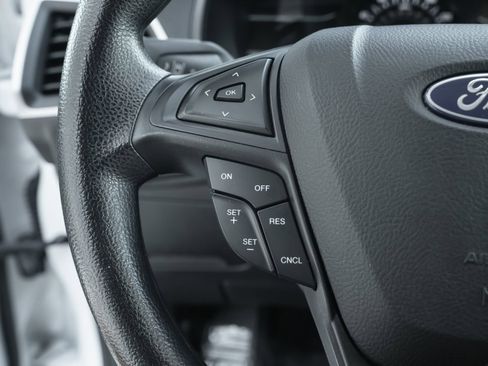 Used 2023 Ford Edge SE image 17