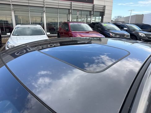 Used 2023 MAZDA MAZDA3 s image 13