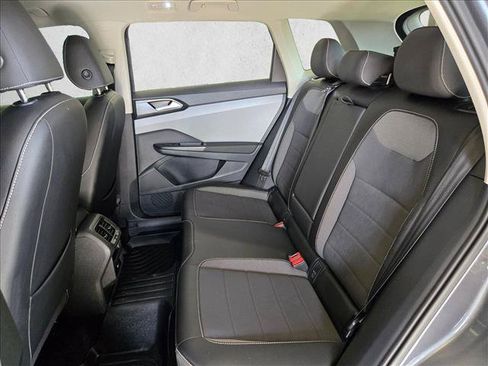 Used 2023 Volkswagen Taos SE w/ Panoramic Sunroof Package FWD image 19