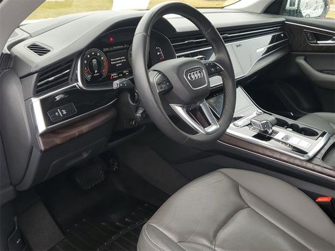 Used 2021 Audi Q8 Prestige w/ Prestige Package image 10